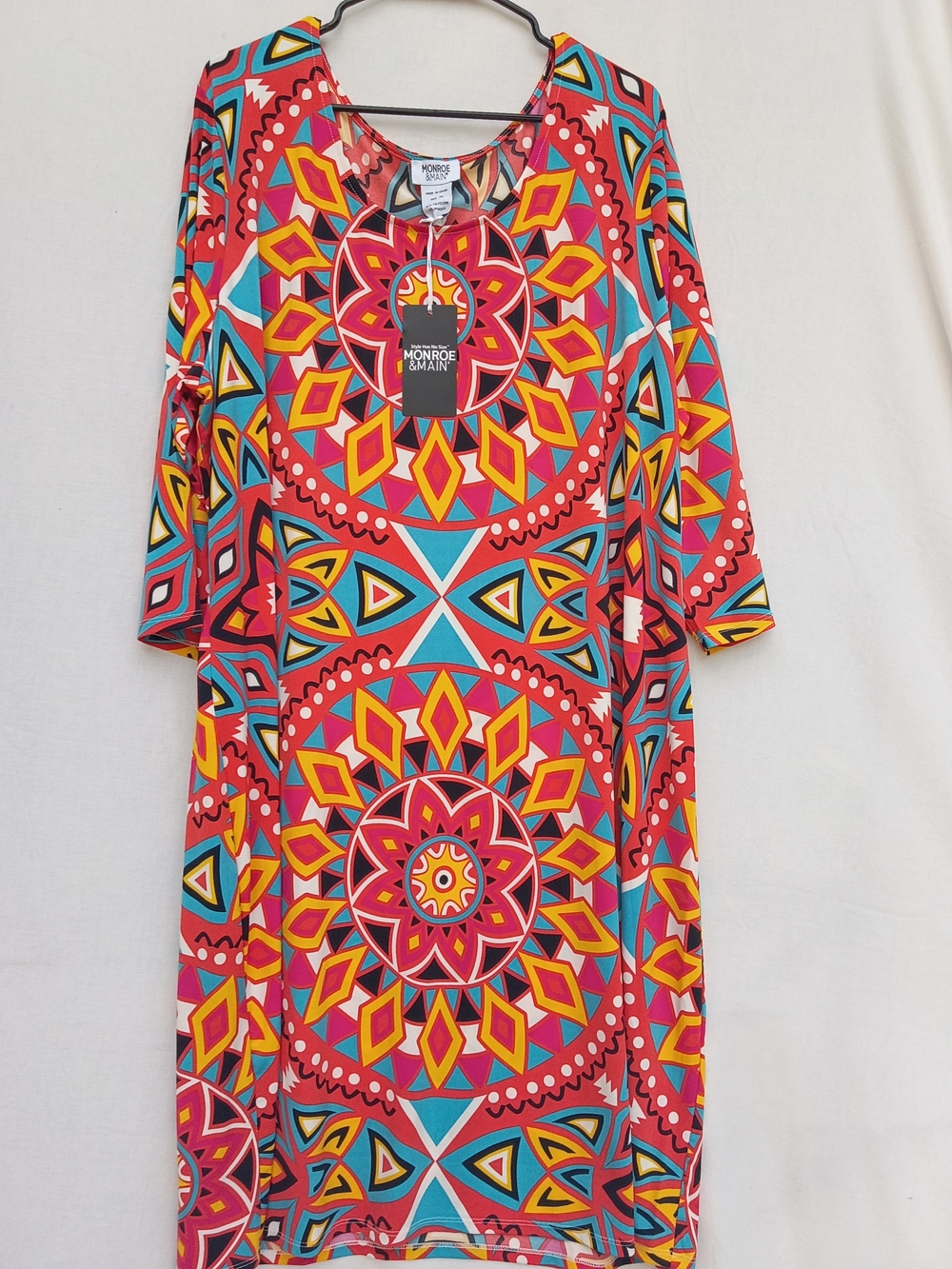 Monroe & Main Red Multi-Color Geometric Midi Dress